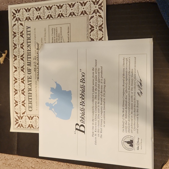 Disney's Cinderella collectible plate - Picture 3 of 5